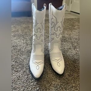 Soda White Cowboy Boots 7.5